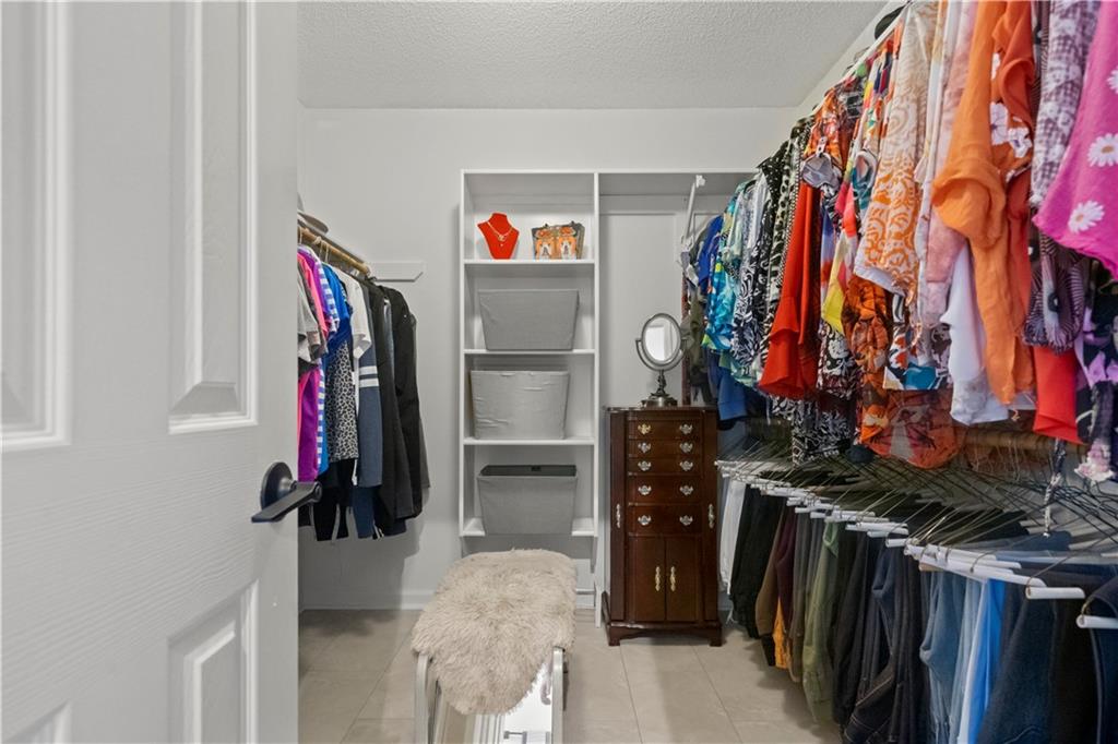 8216 W 146th Terrace