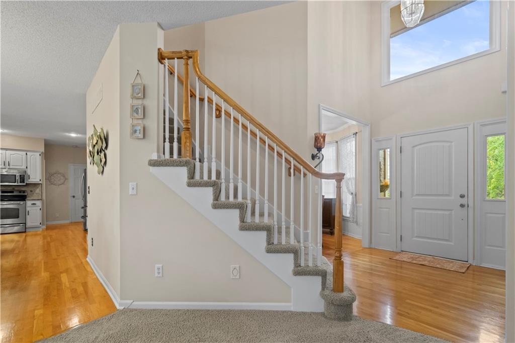 8216 W 146th Terrace