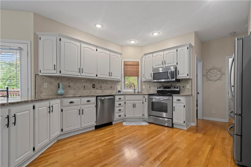 8216 W 146th Terrace