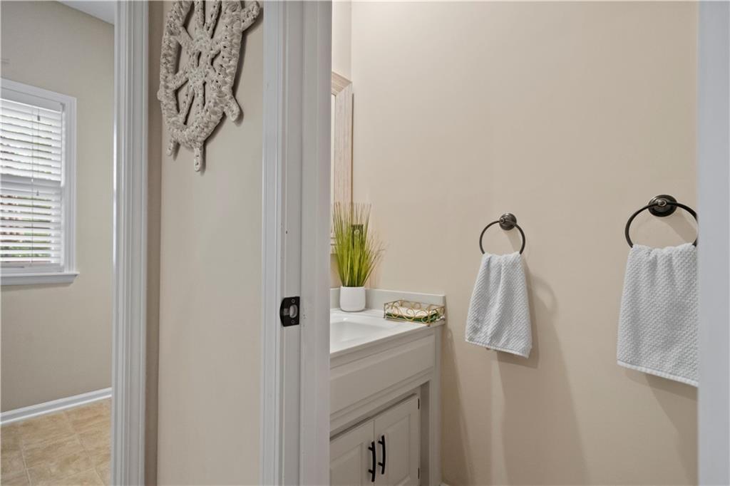 8216 W 146th Terrace