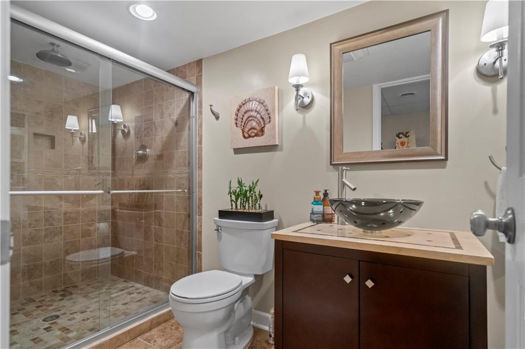 8216 W 146th Terrace