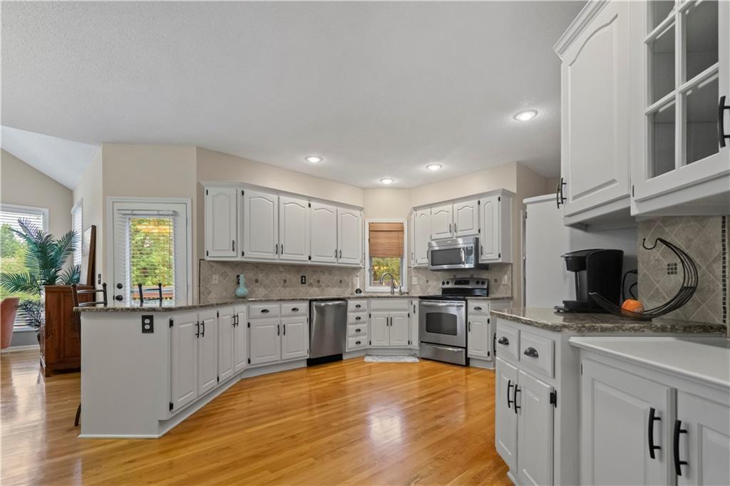 8216 W 146th Terrace