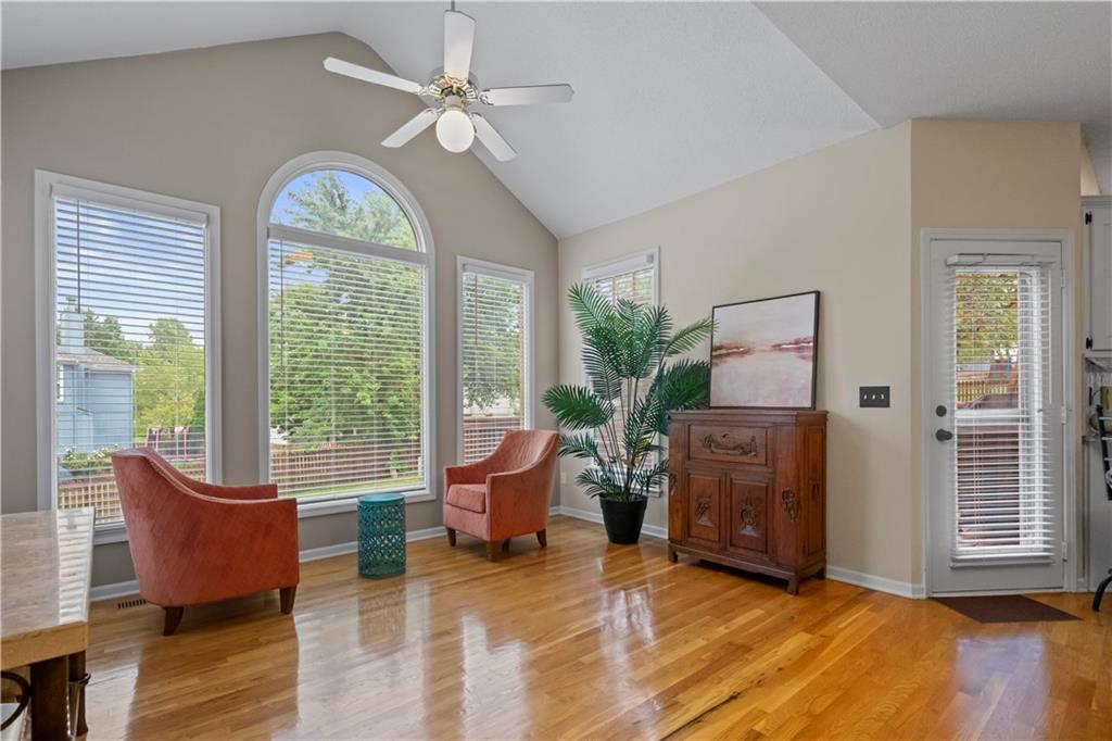 8216 W 146th Terrace