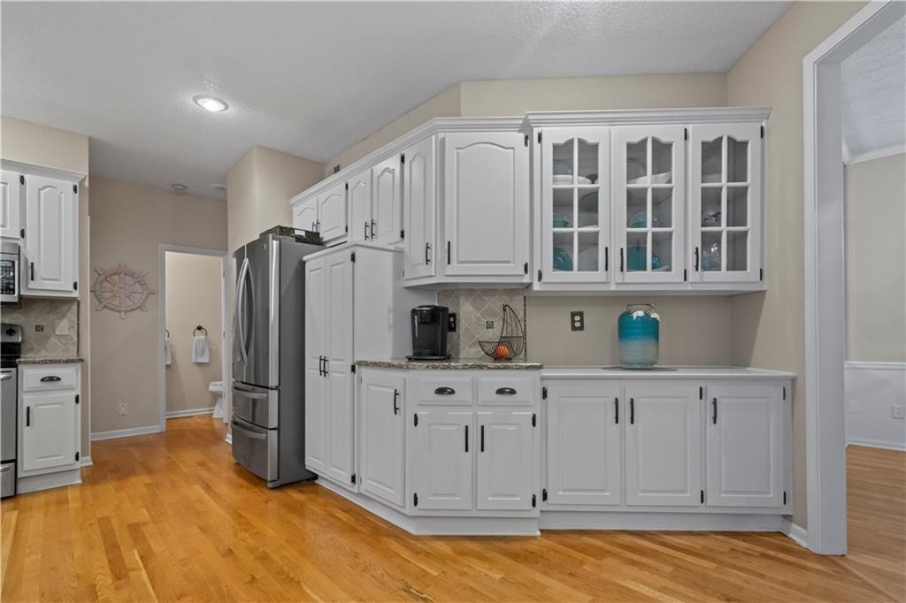 8216 W 146th Terrace