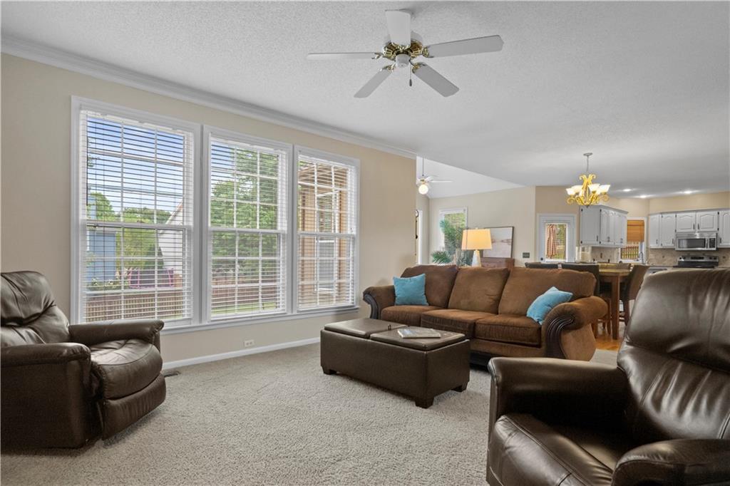 8216 W 146th Terrace