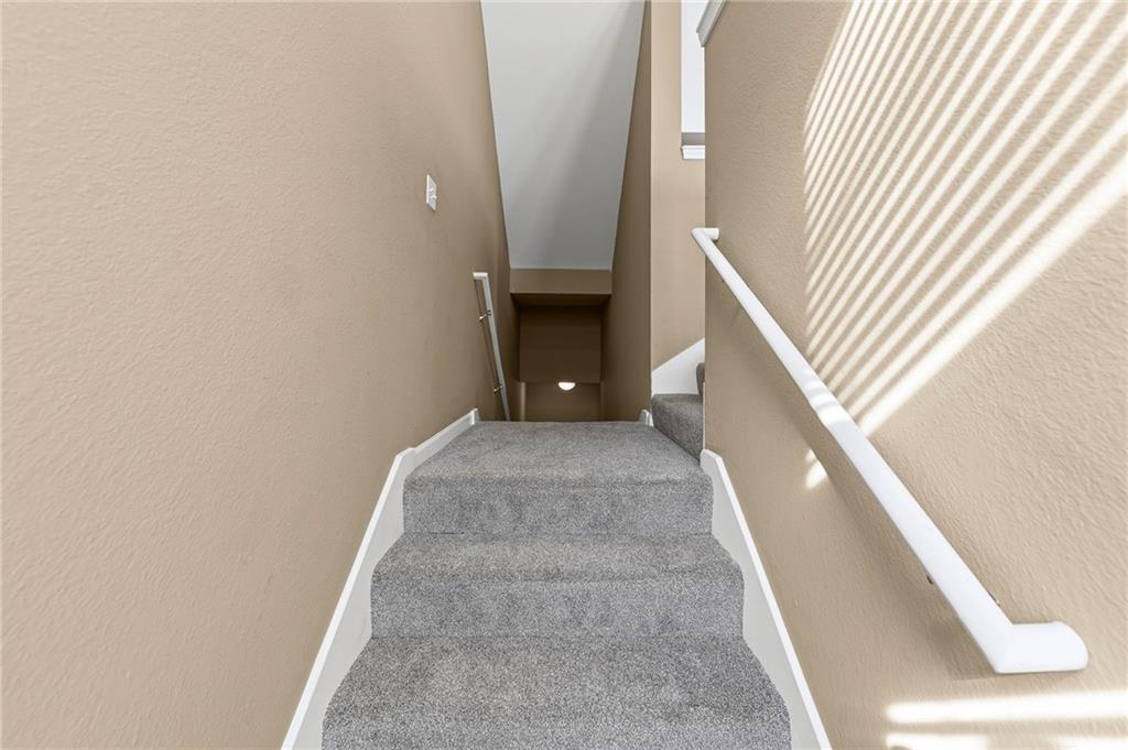 5245 Overland Drive Unit: B26