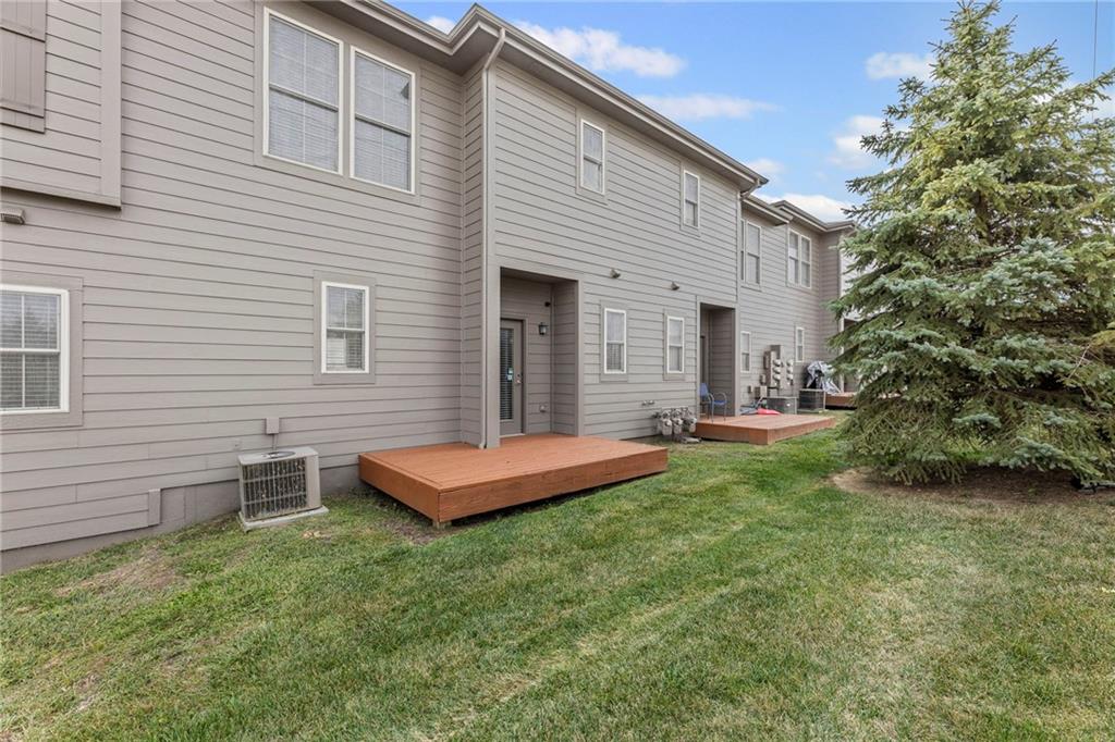 5245 Overland Drive Unit: B26