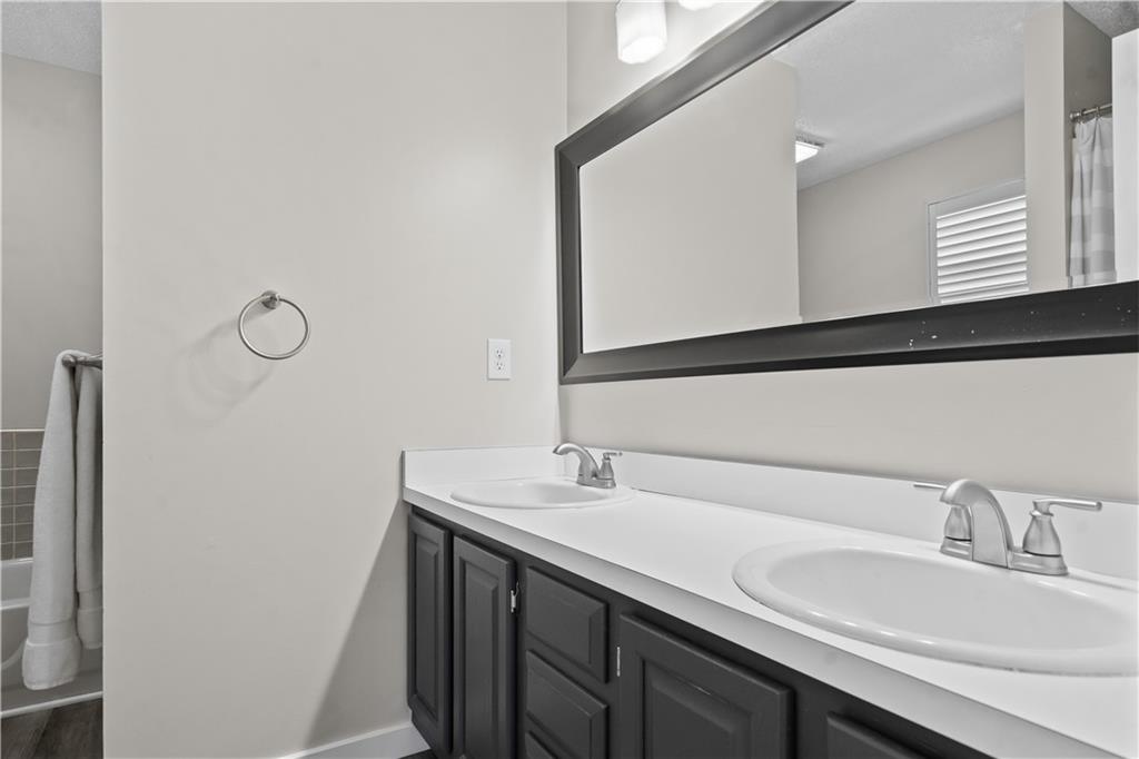 1002 N Parker Terrace