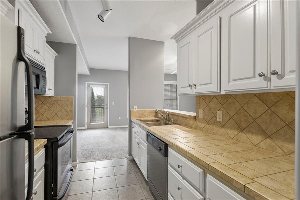 5245 Overland Drive Unit: A14