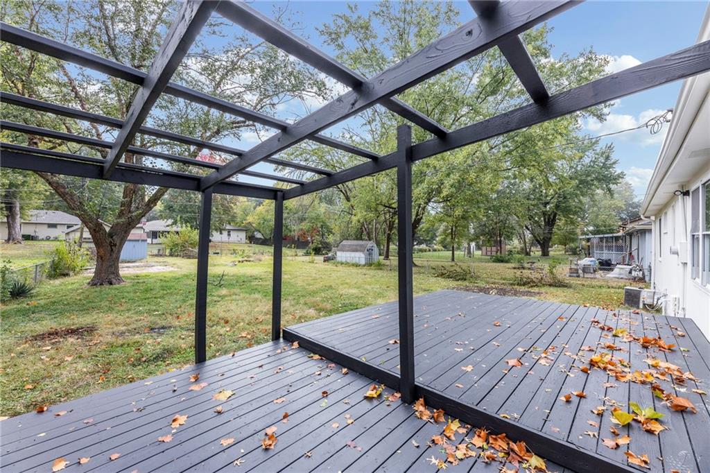 1025 W Fairwood Lane