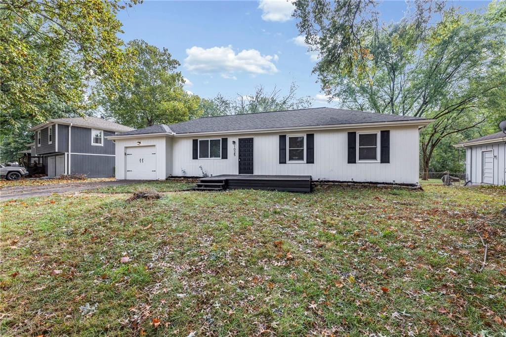 1025 W Fairwood Lane