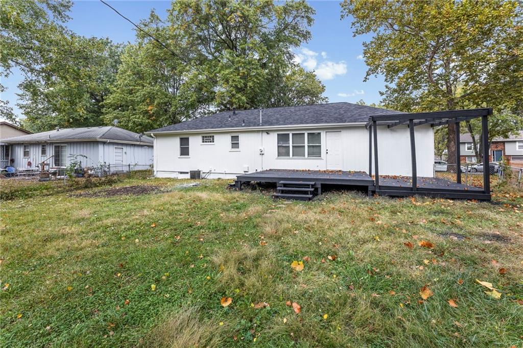 1025 W Fairwood Lane