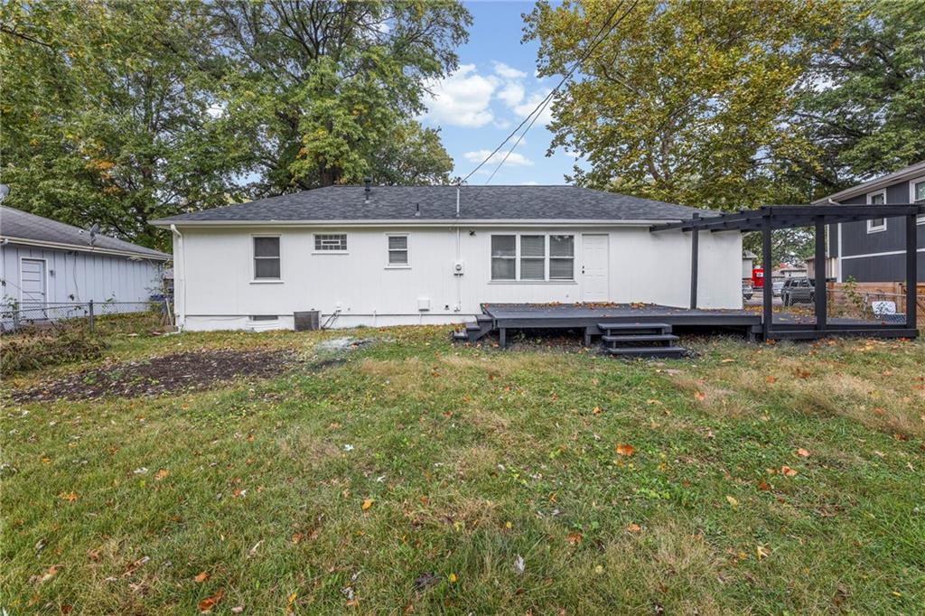 1025 W Fairwood Lane