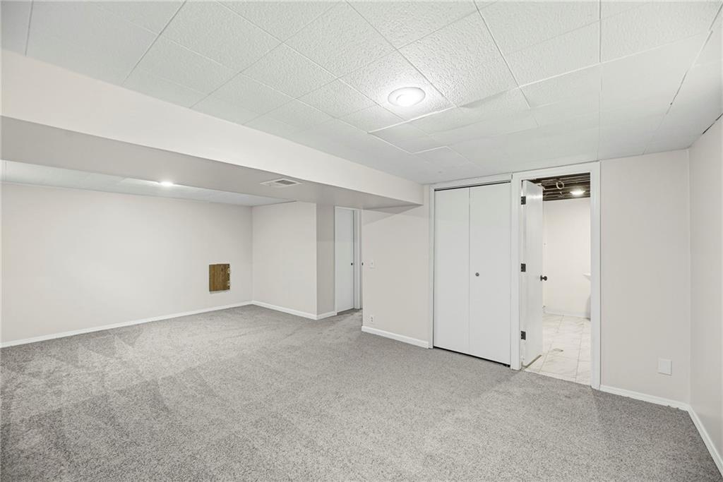 1025 W Fairwood Lane