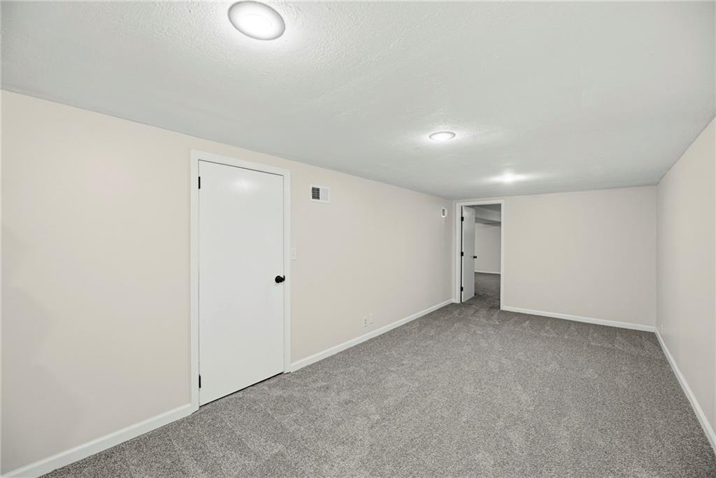 1025 W Fairwood Lane