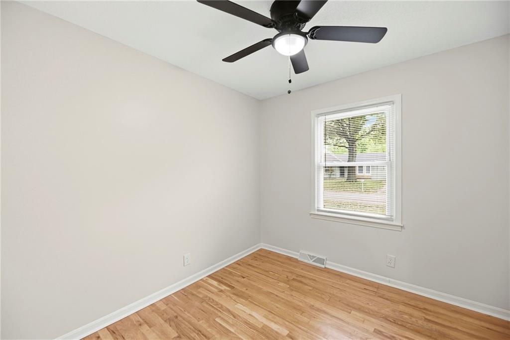 1025 W Fairwood Lane