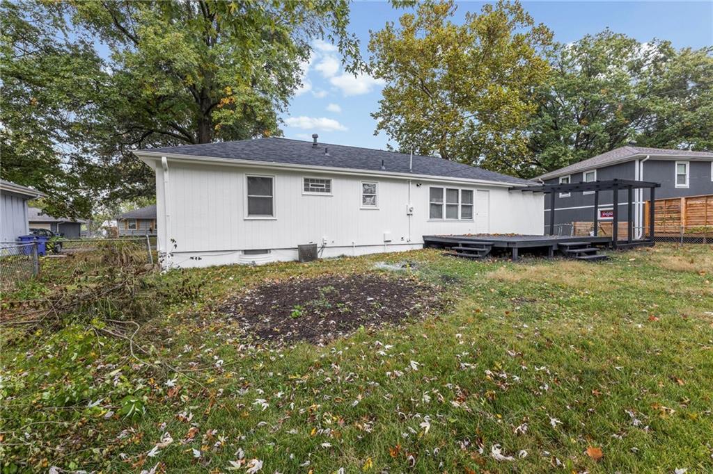 1025 W Fairwood Lane