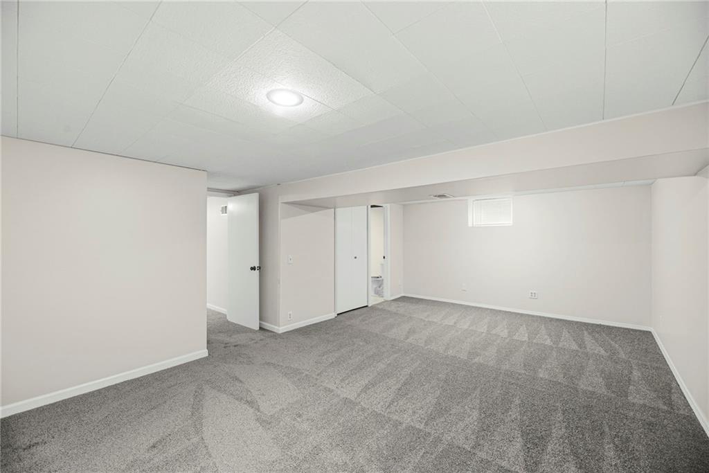 1025 W Fairwood Lane