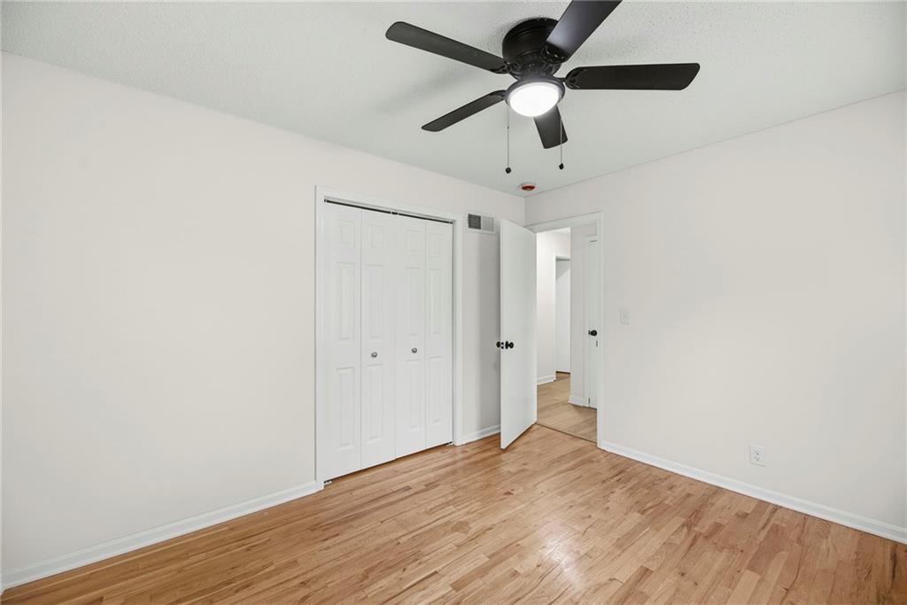 1025 W Fairwood Lane