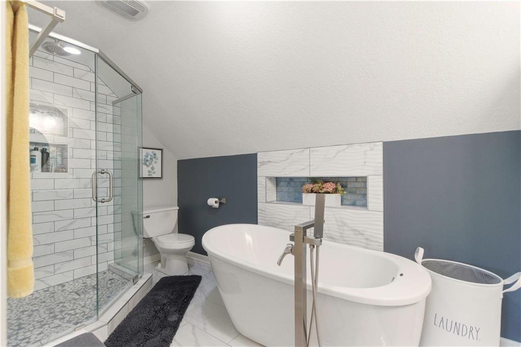 6817 LAKESHORE Drive