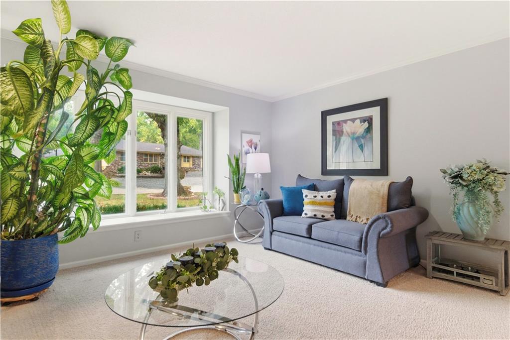 6817 LAKESHORE Drive