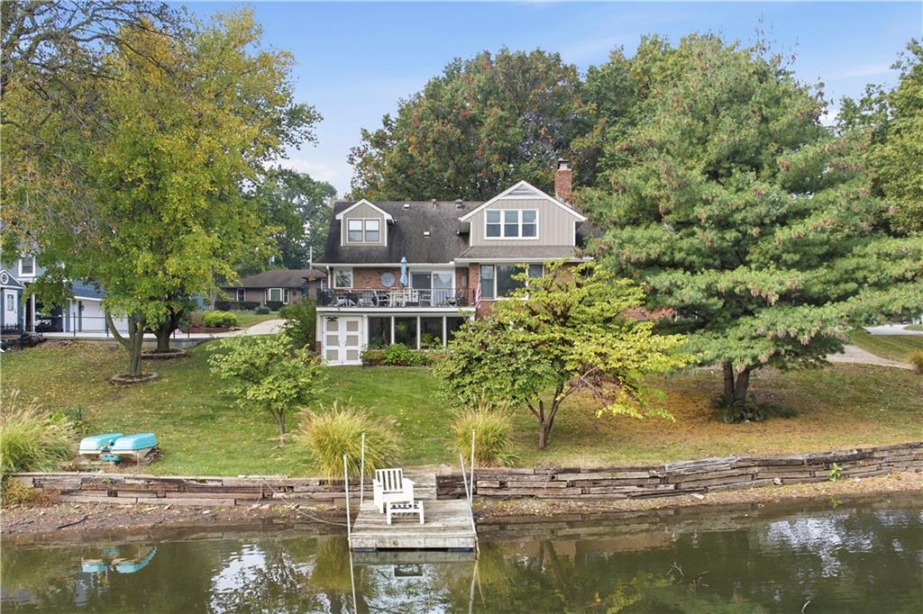 6817 LAKESHORE Drive