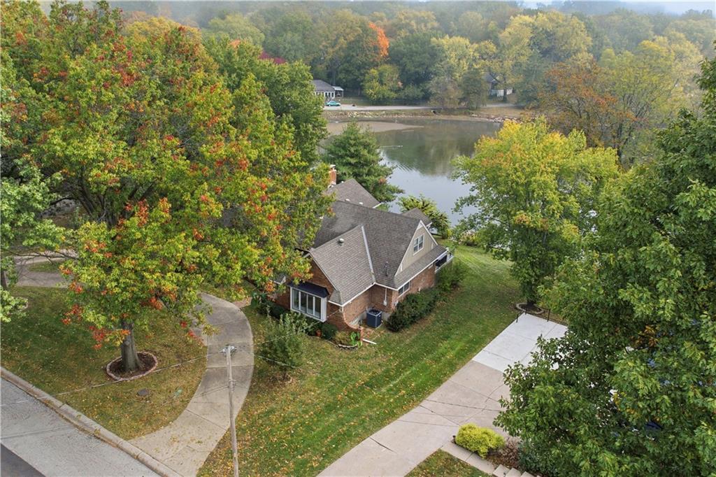 6817 LAKESHORE Drive