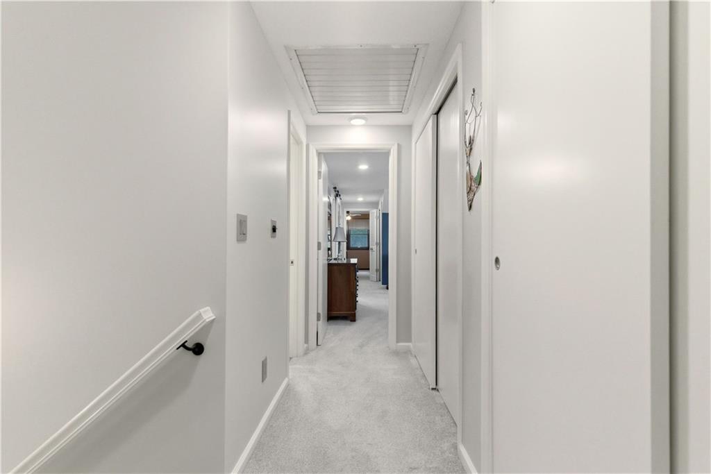 6817 LAKESHORE Drive