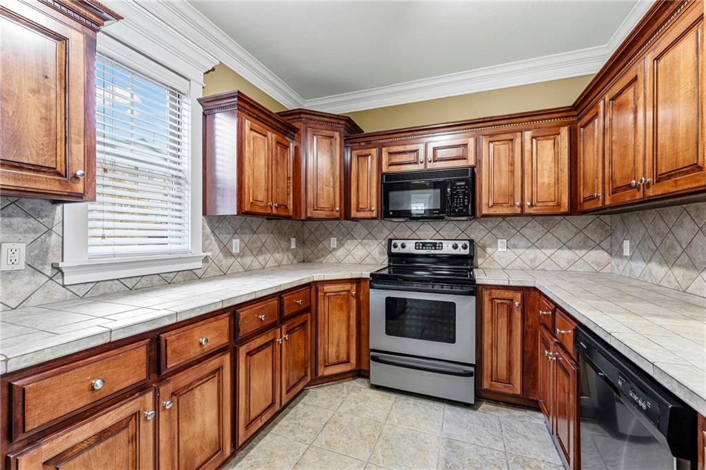 5245 Overland Drive Unit: D4