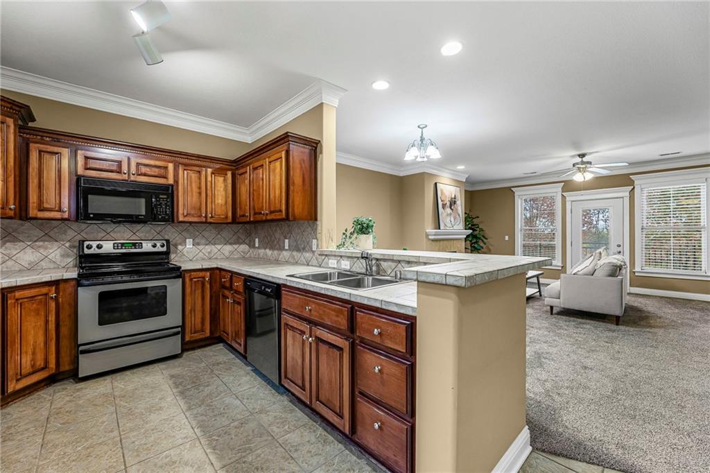 5245 Overland Drive Unit: D4