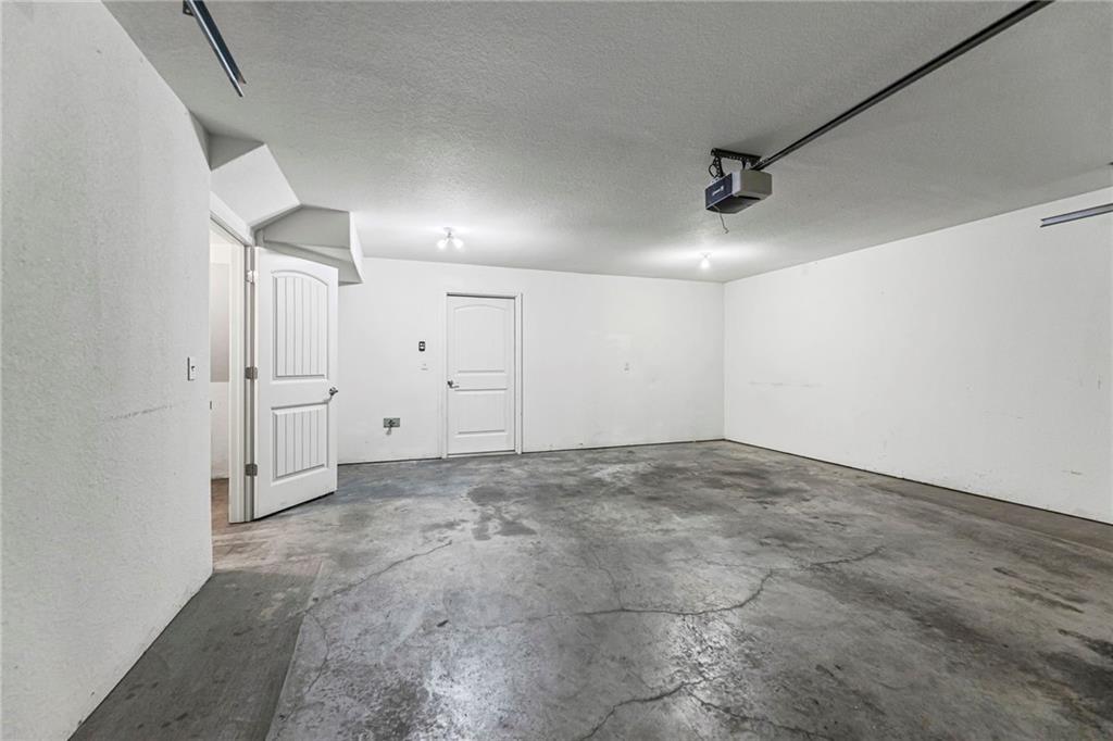 5245 Overland Drive Unit: D4