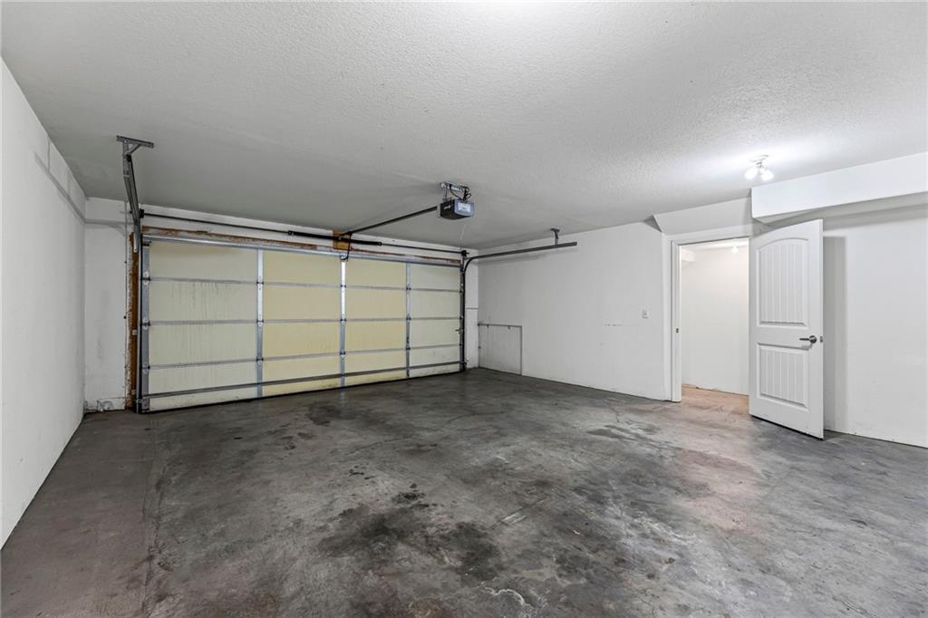 5245 Overland Drive Unit: D4