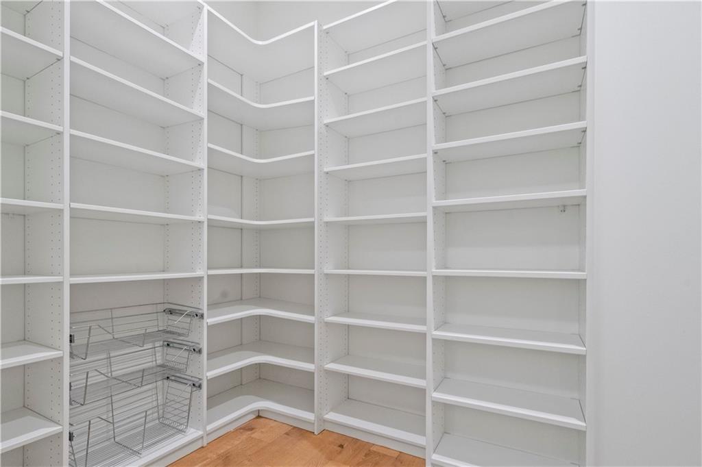 16520 Ballentine Street