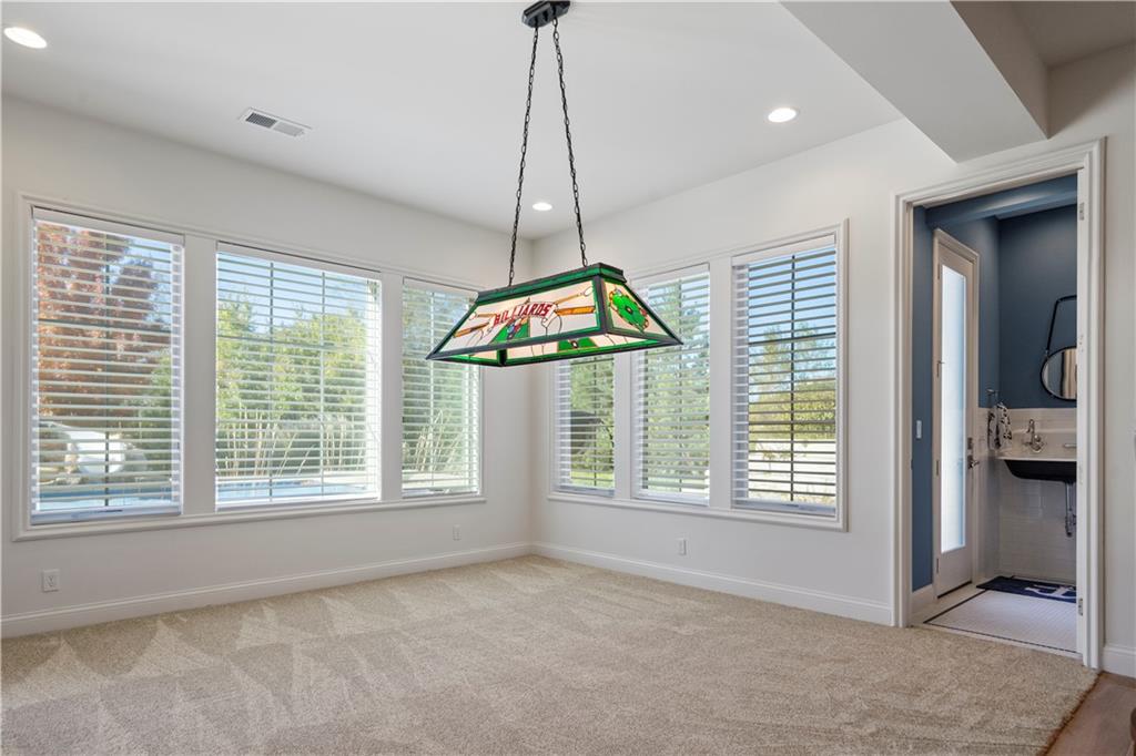 16520 Ballentine Street