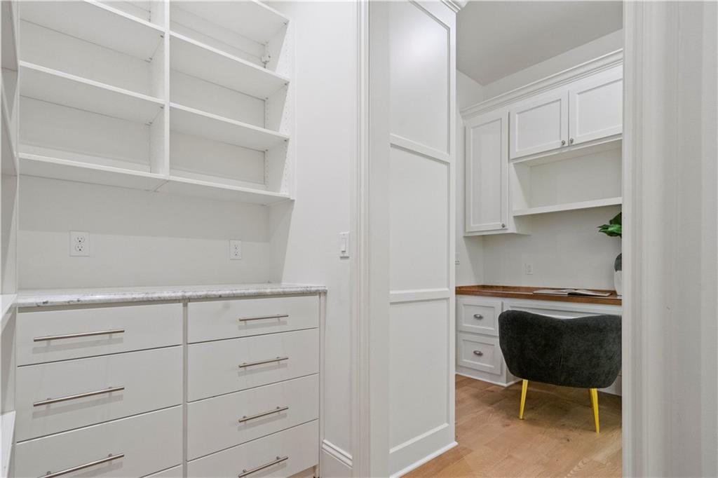 16520 Ballentine Street