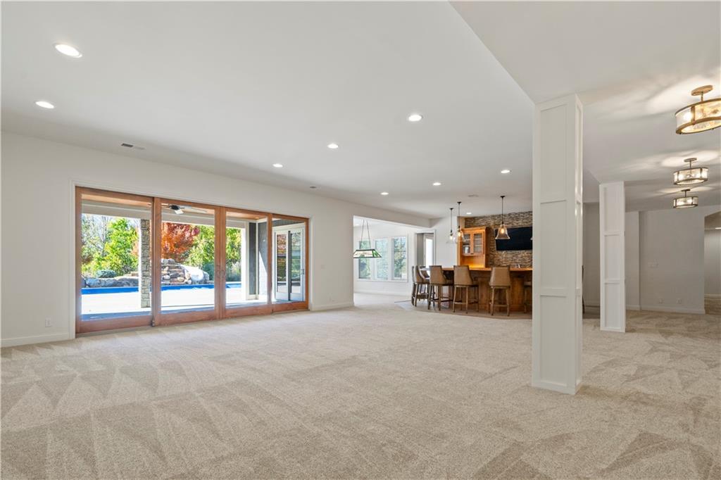 16520 Ballentine Street