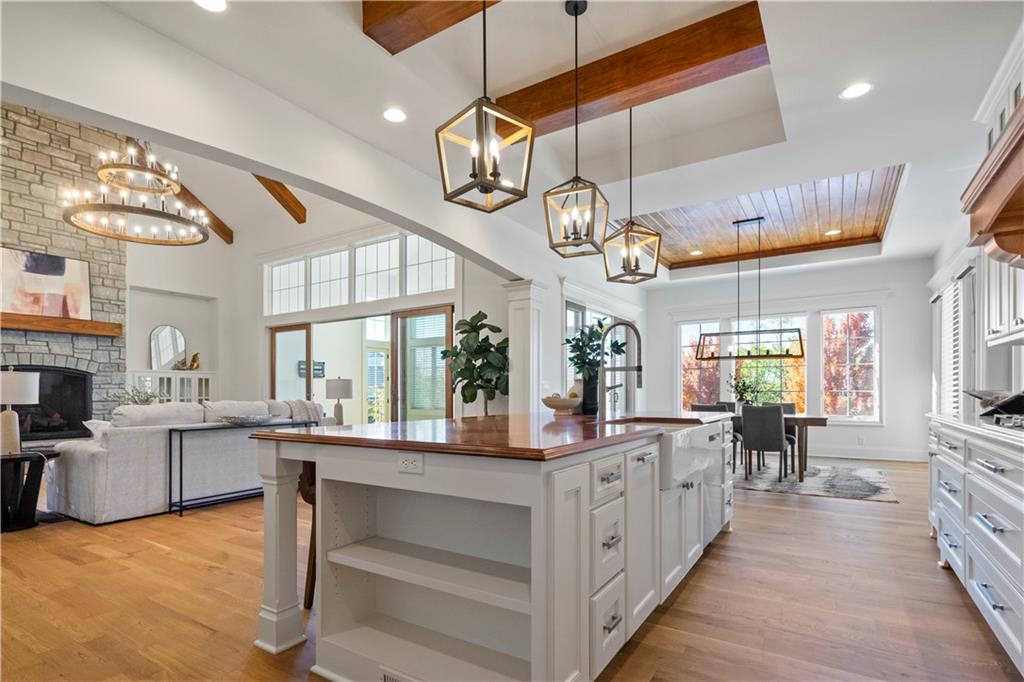 16520 Ballentine Street