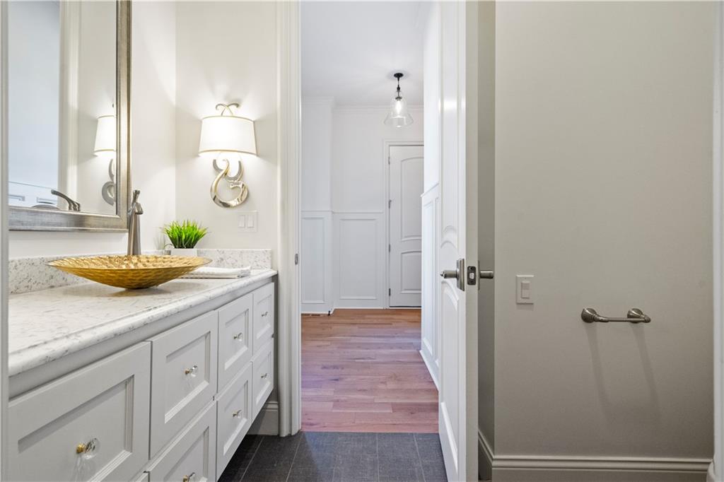 16520 Ballentine Street