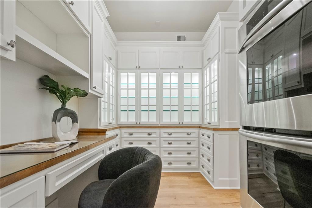 16520 Ballentine Street