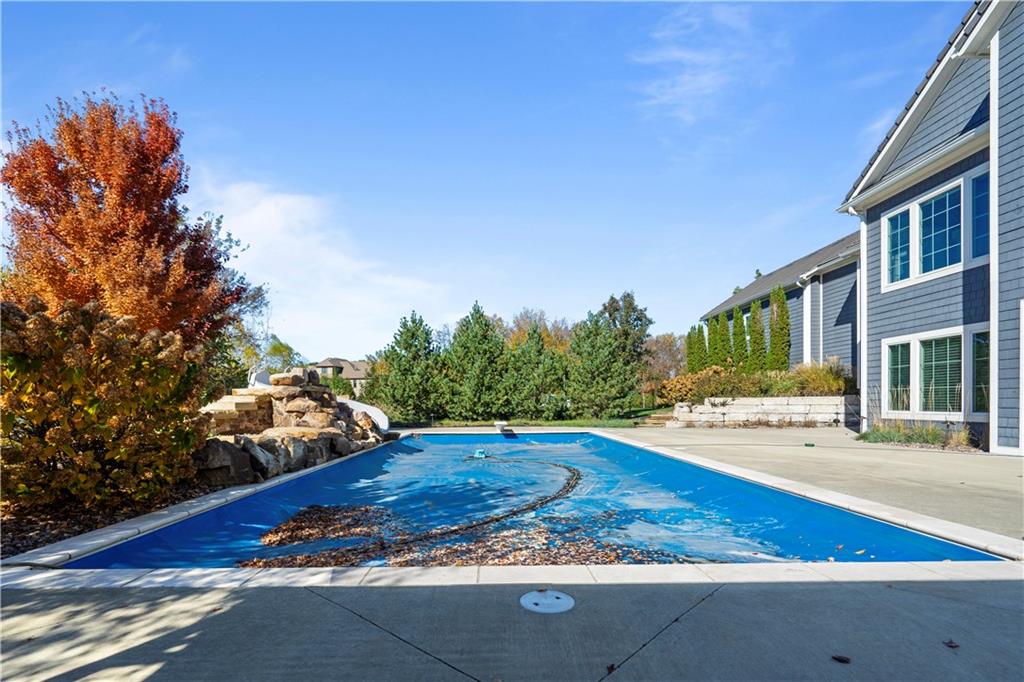 16520 Ballentine Street