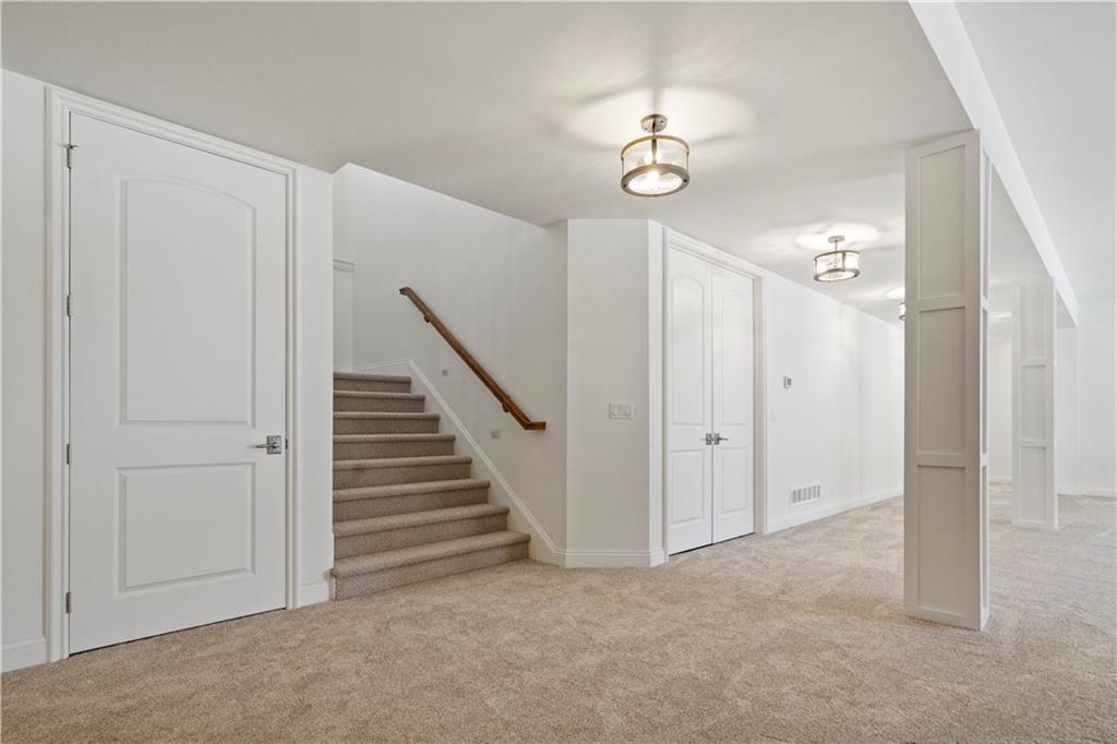 16520 Ballentine Street