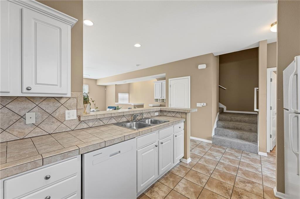 5245 Overland Drive Unit: A16