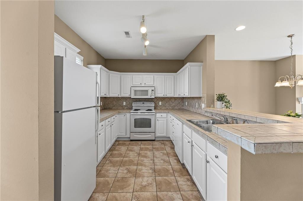 5245 Overland Drive Unit: A16