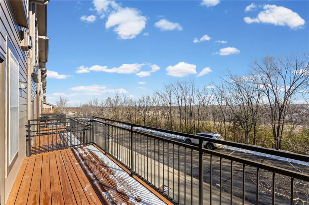 5245 Overland Drive Unit: C12