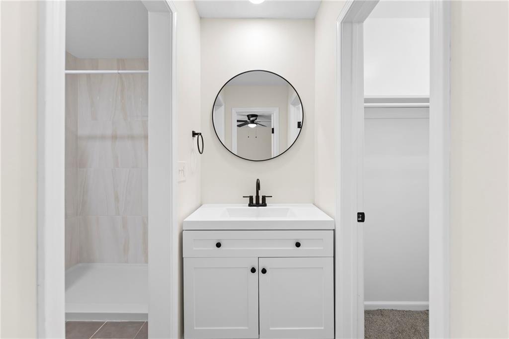 1421 E Stagecoach Drive