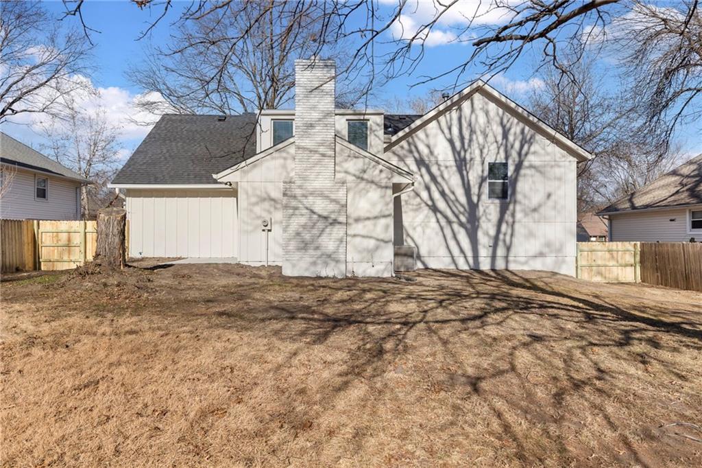 1421 E Stagecoach Drive