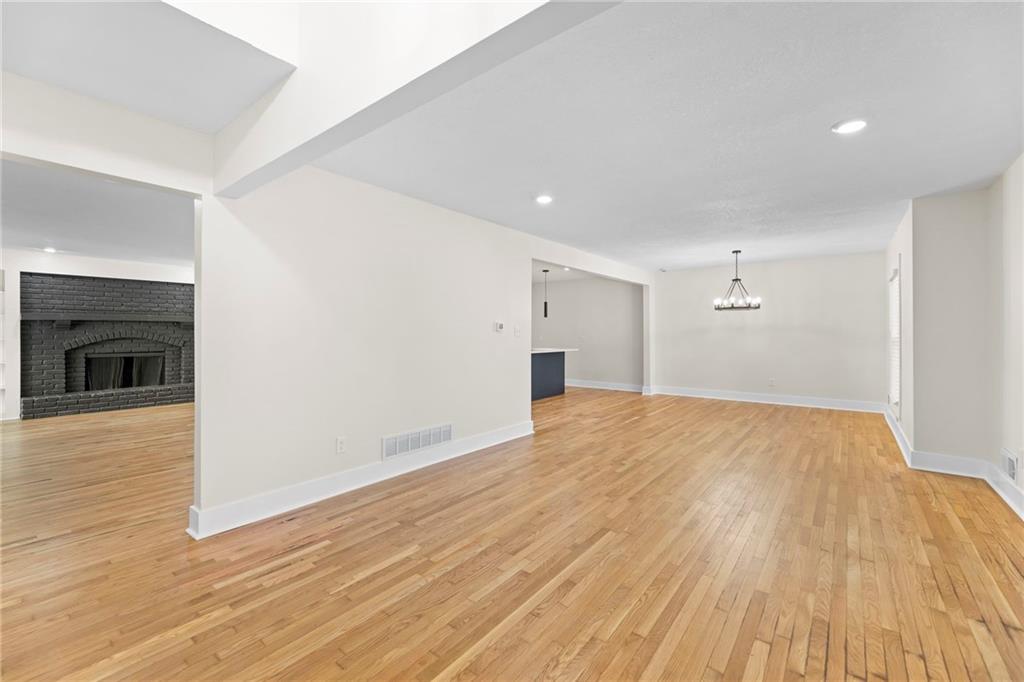 1421 E Stagecoach Drive