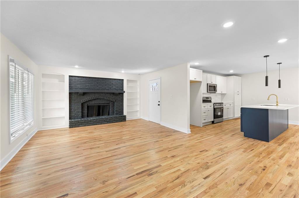 1421 E Stagecoach Drive