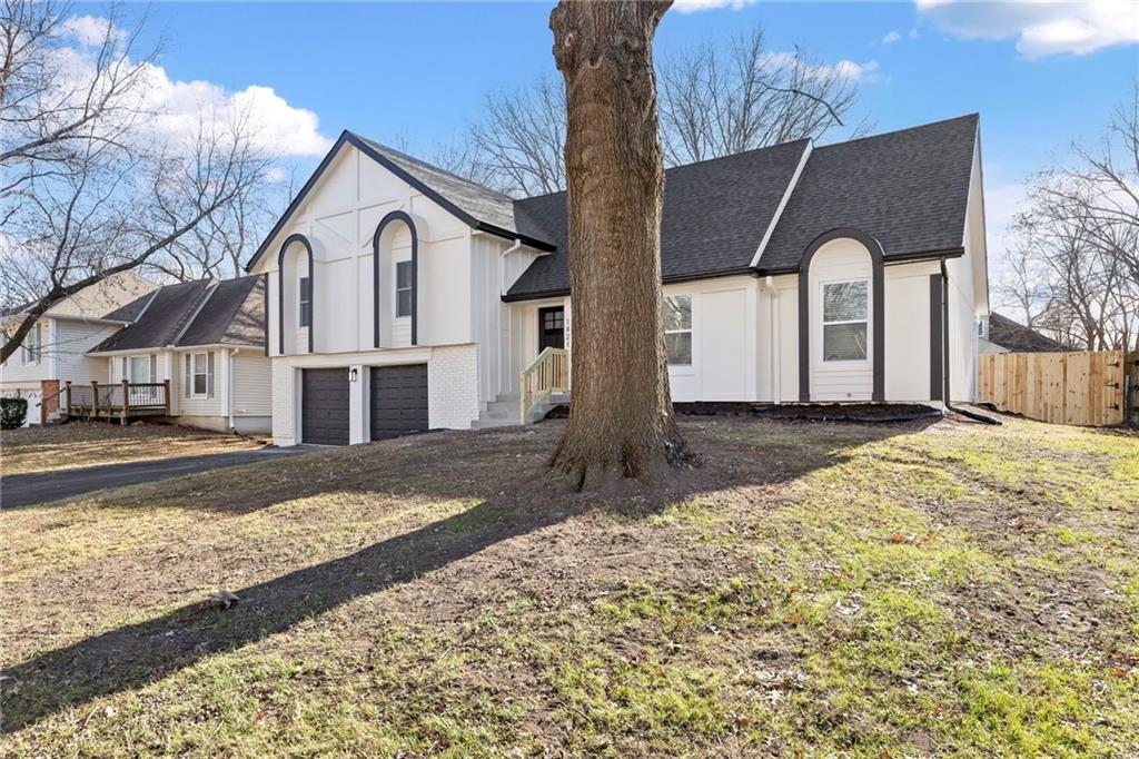 1421 E Stagecoach Drive