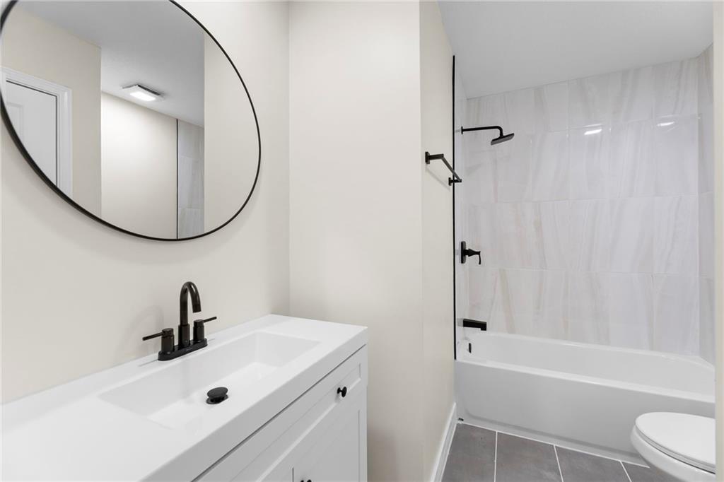 1421 E Stagecoach Drive